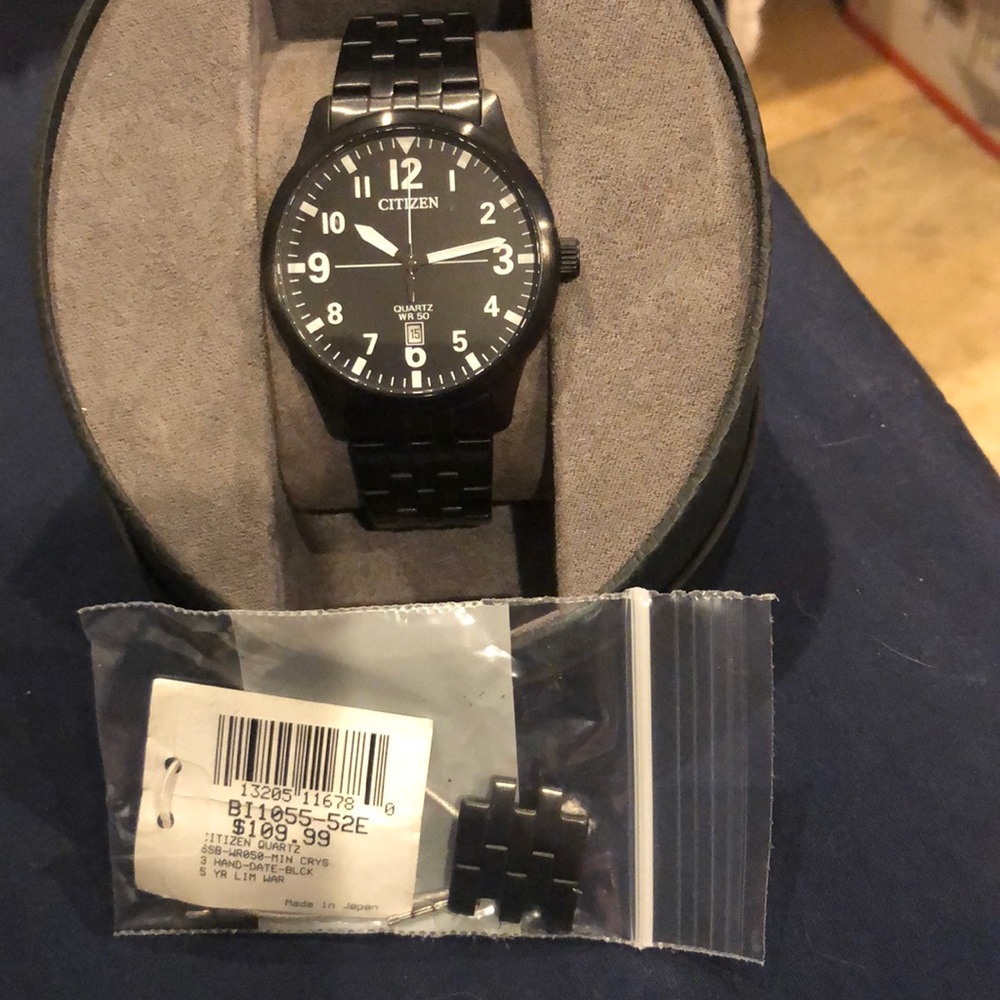 Watch - Picture 2 of 6